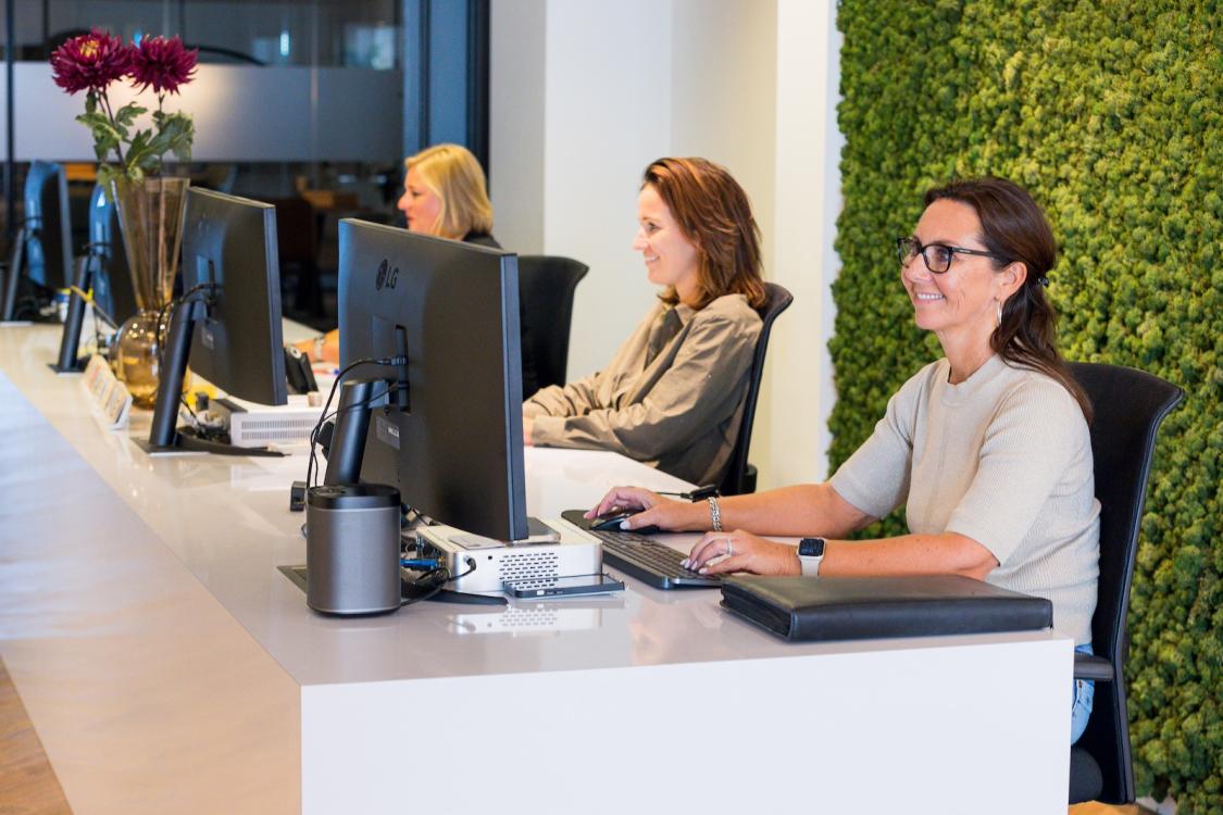 HypothekenUnie dames aan het werk